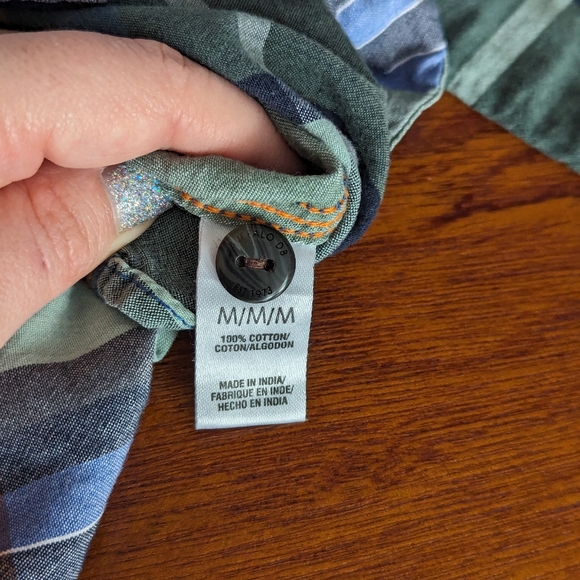 Men's Plaid Button Up Shirt - Picture 11 of 12